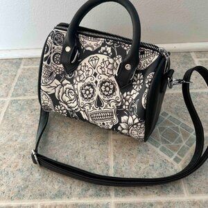 Womens Skull Motif Purse NWOT